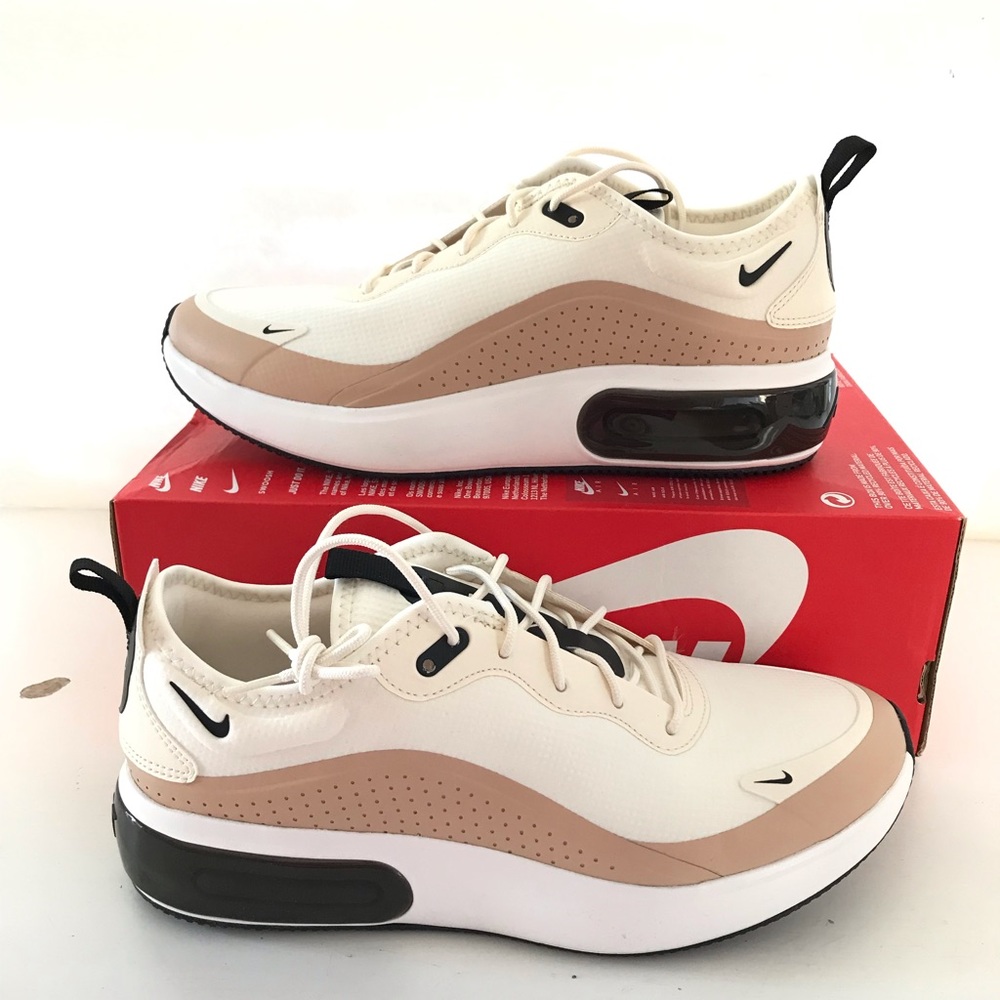 NWT Nike Women’s Air Max Dia Shoes Size: 10